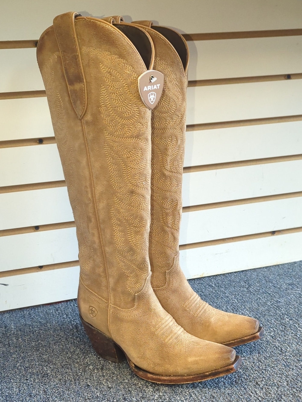 New Women's Ariat Laramie 10046989